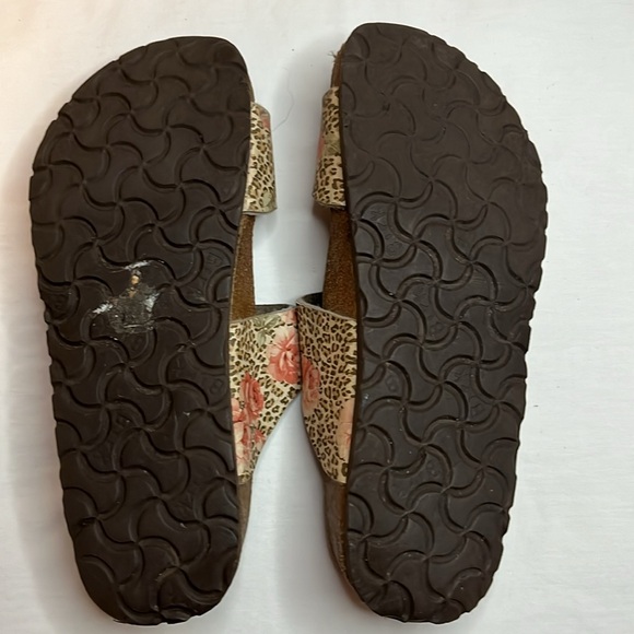 Birki’s by Birkenstock Cheetah Pink Rose Design Two Strap Slide Sandals Sz 36 - Picture 4 of 8